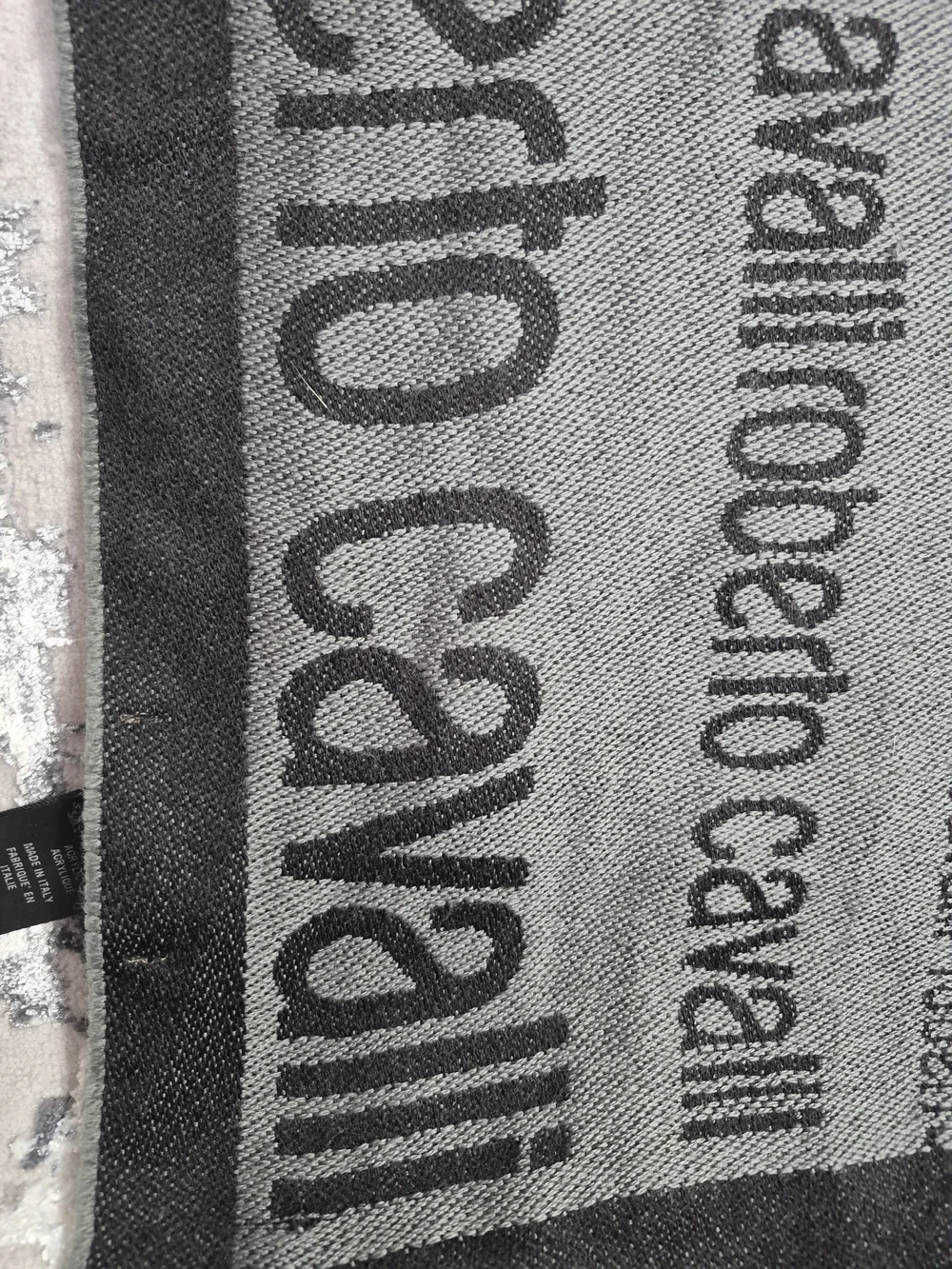 Roberto Cavalli  Grey/ Black Wool Blend Mens Scarf Designer UNISEX MADE In ITALY